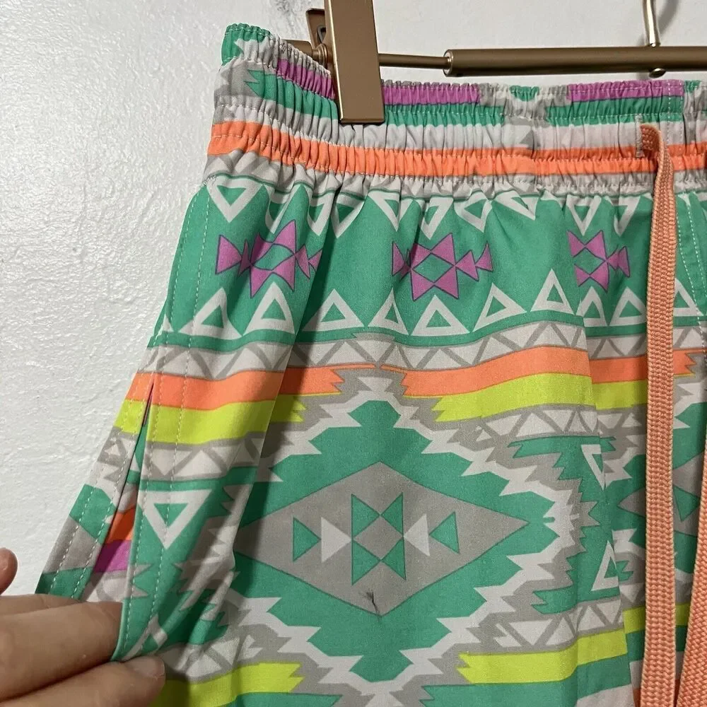 Chubbies En Fuego Aztec 7” Swim Trunks‎ Size M Lined Beach Vacation Men's NWOT